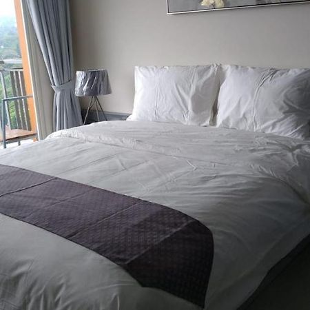 בנדונג Galeri Ciumbuleuit Apartment 3 By Gezonder מראה חיצוני תמונה